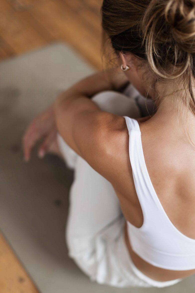Blähbauch bei Frauen: Was dein Bauch dir über Darm, Hormone und Ernährung sagen will
